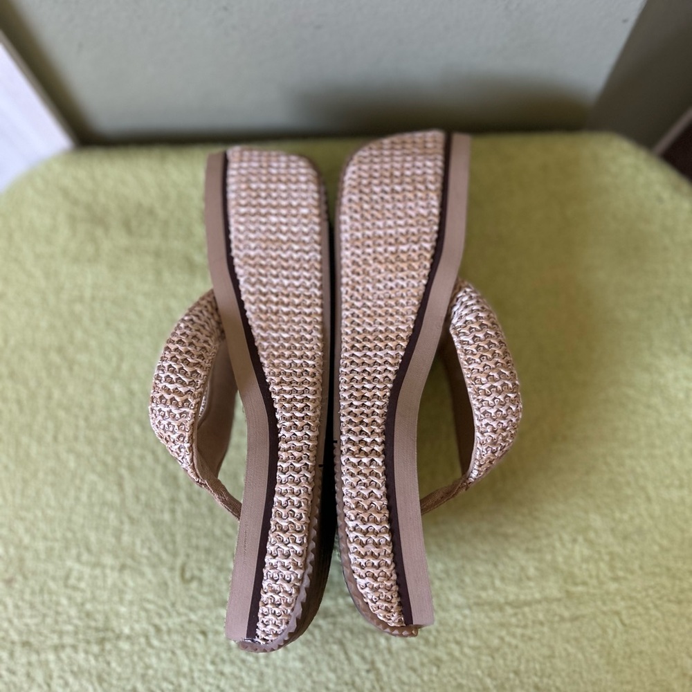 Volatile Women's Tan Wedge Sandals Sz 9 - Picture 8 of 12